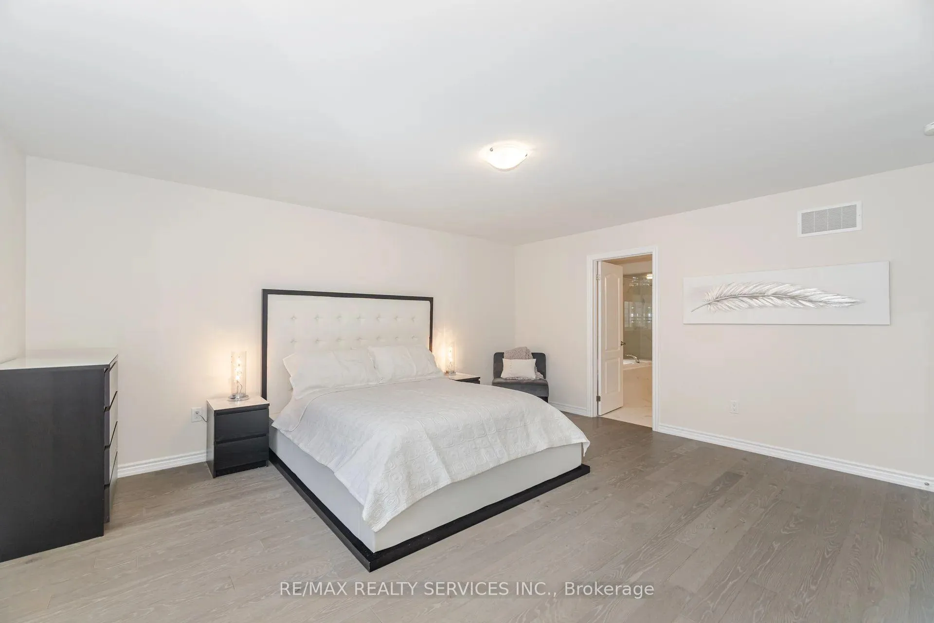 Photo 23 of 112 Newhouse Boulevard, Caledon, Rural Caledon — HOMEH