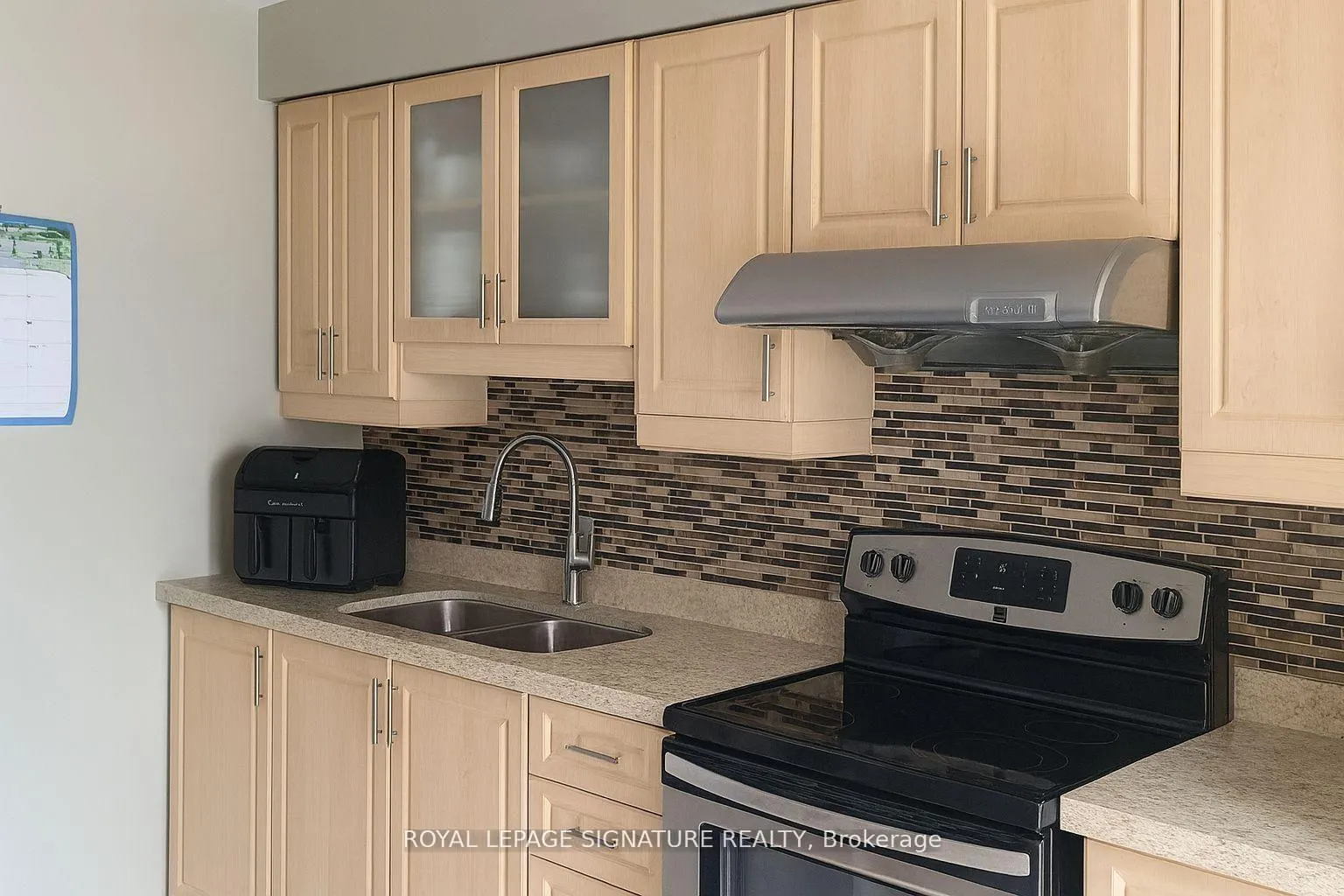 Photo 3 of 44 Parker Crescent, Ajax, South East — HOMEH