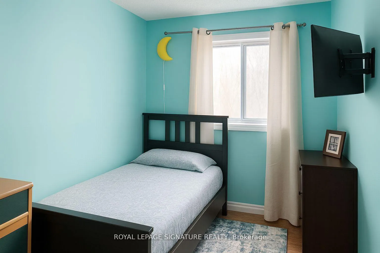 Photo 7 of 44 Parker Crescent, Ajax, South East — HOMEH