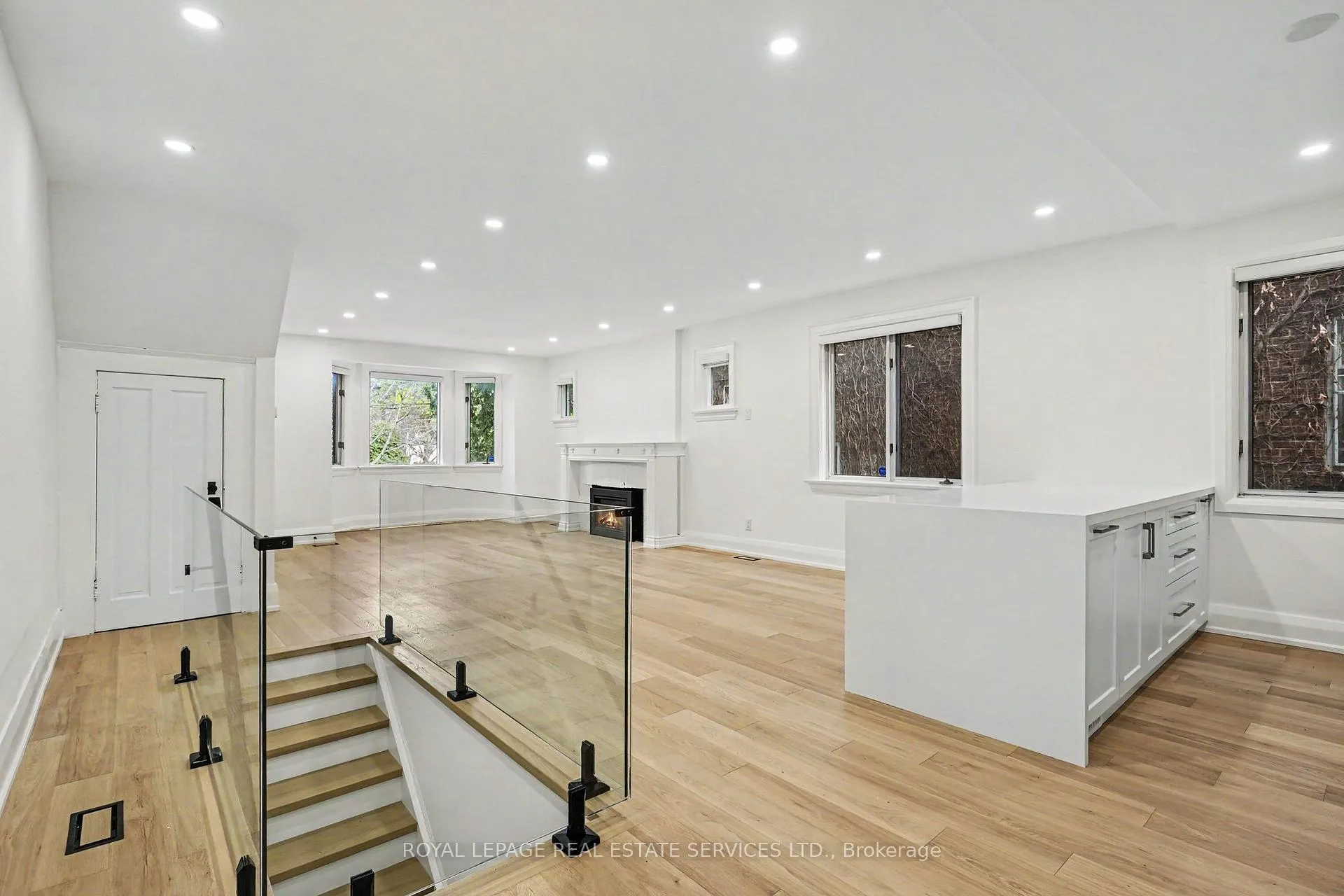 Photo 4 of Unit Main, 112 Hudson Drive, Toronto, Rosedale-Moore Park — HOMEH