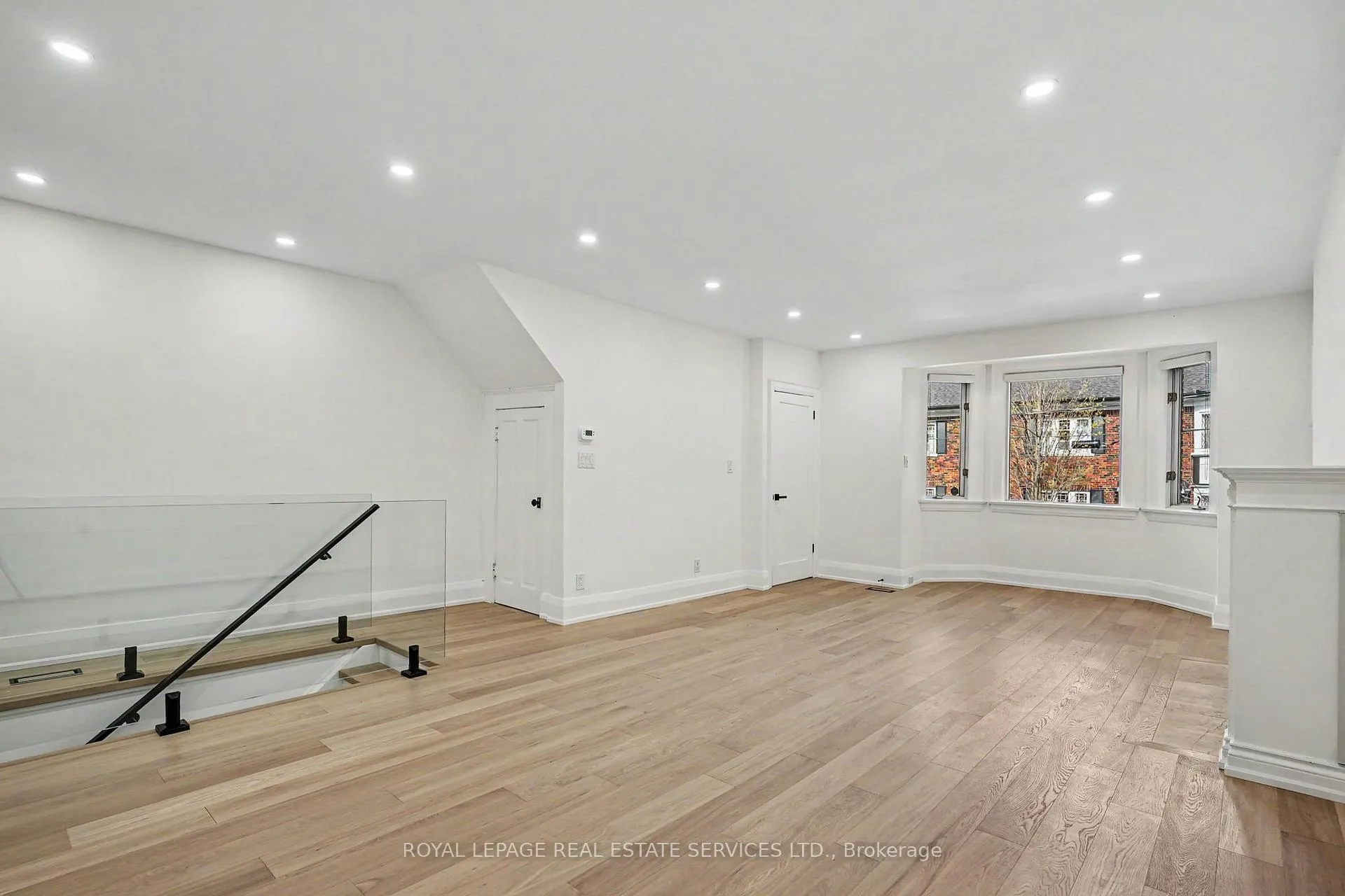 Photo 11 of Unit Main, 112 Hudson Drive, Toronto, Rosedale-Moore Park — HOMEH
