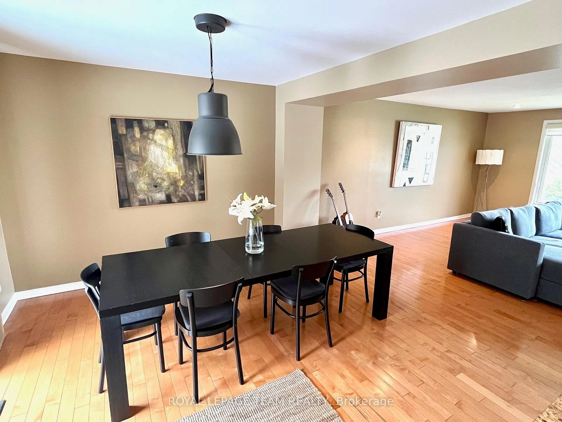 Photo 9 of 102 Monterey Drive, Ottawa, Leslie Park — HOMEH