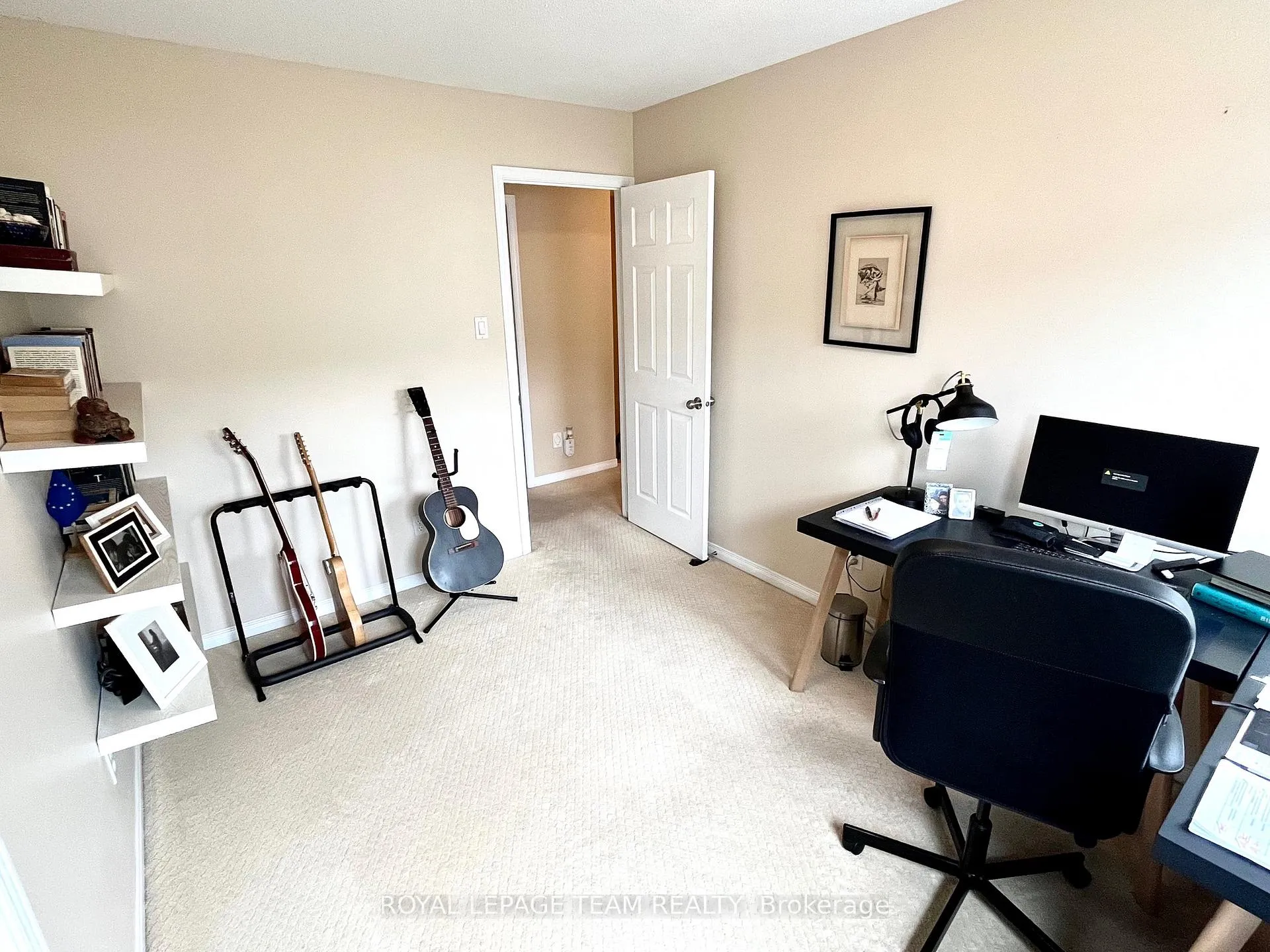 Photo 15 of 102 Monterey Drive, Ottawa, Leslie Park — HOMEH