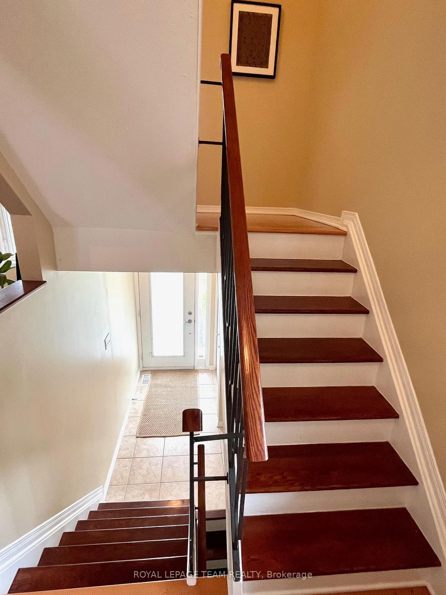 Photo 20 of 102 Monterey Drive, Ottawa, Leslie Park — HOMEH
