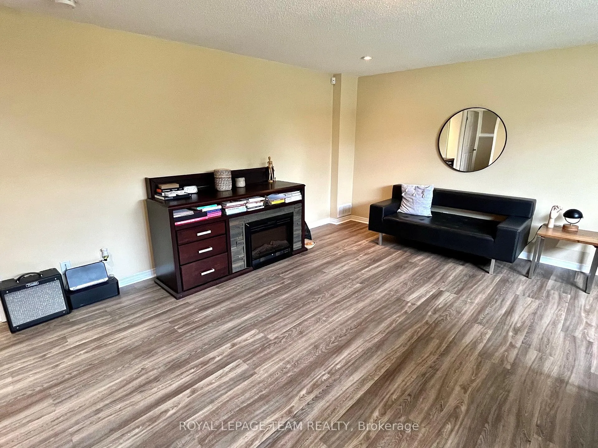Photo 23 of 102 Monterey Drive, Ottawa, Leslie Park — HOMEH