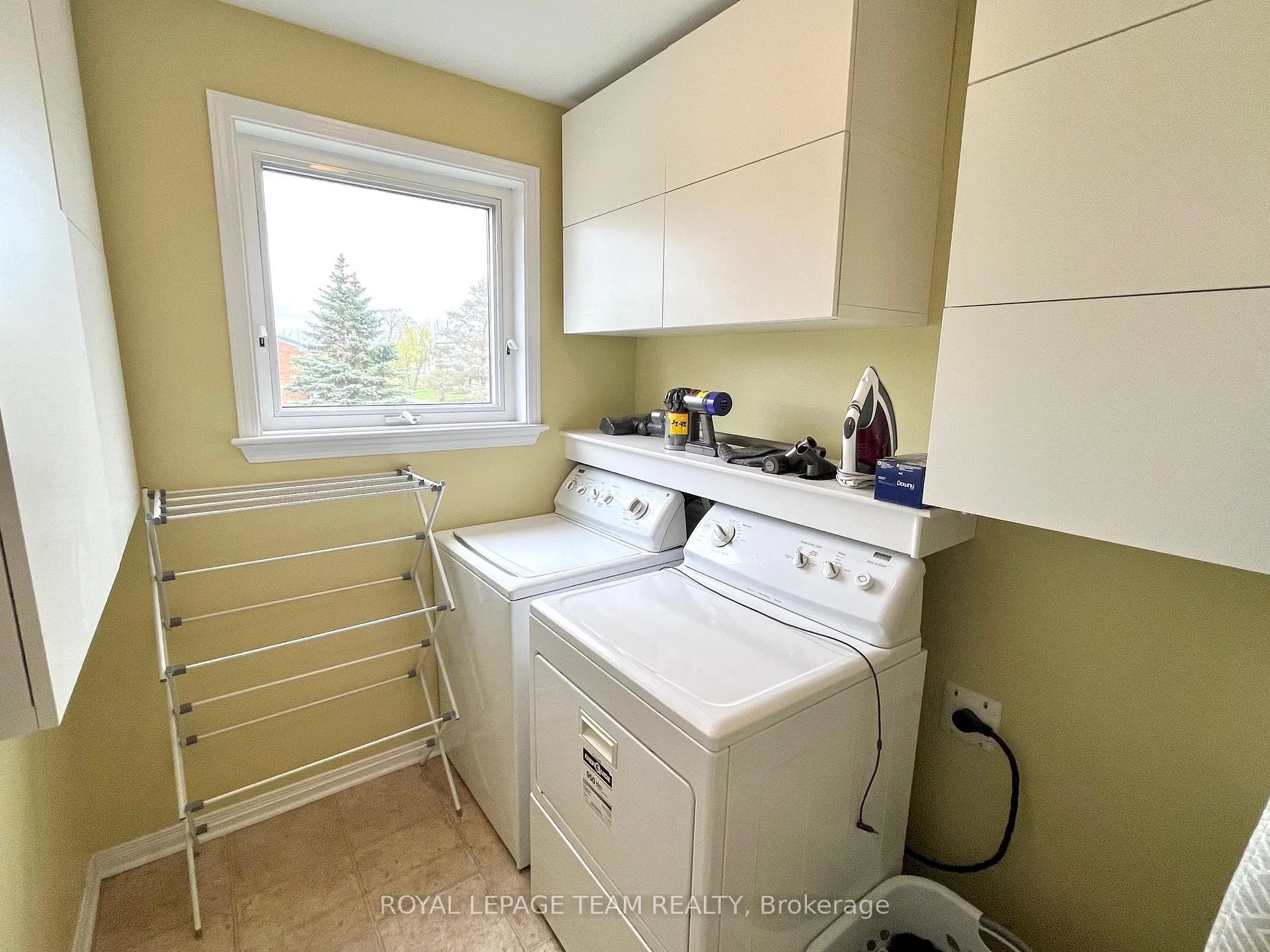 Photo 25 of 102 Monterey Drive, Ottawa, Leslie Park — HOMEH