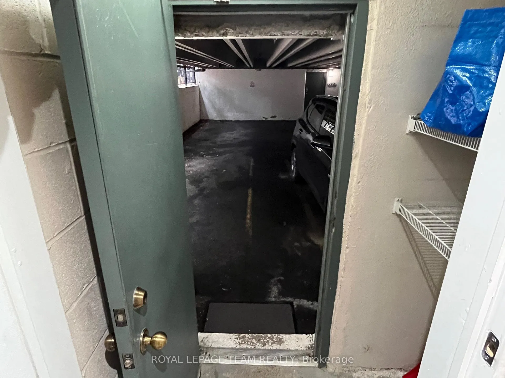 Photo 27 of 102 Monterey Drive, Ottawa, Leslie Park — HOMEH