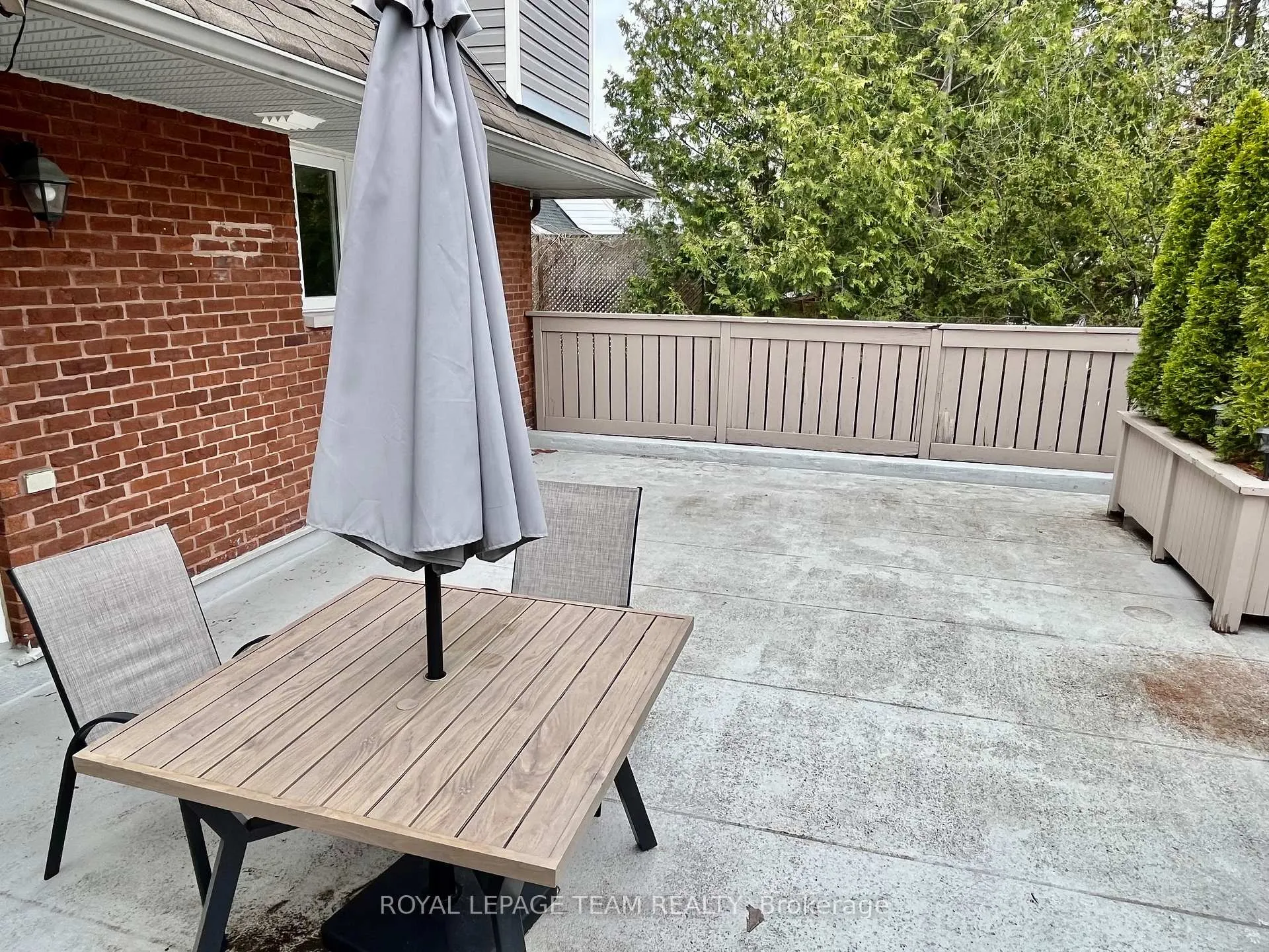 Photo 28 of 102 Monterey Drive, Ottawa, Leslie Park — HOMEH