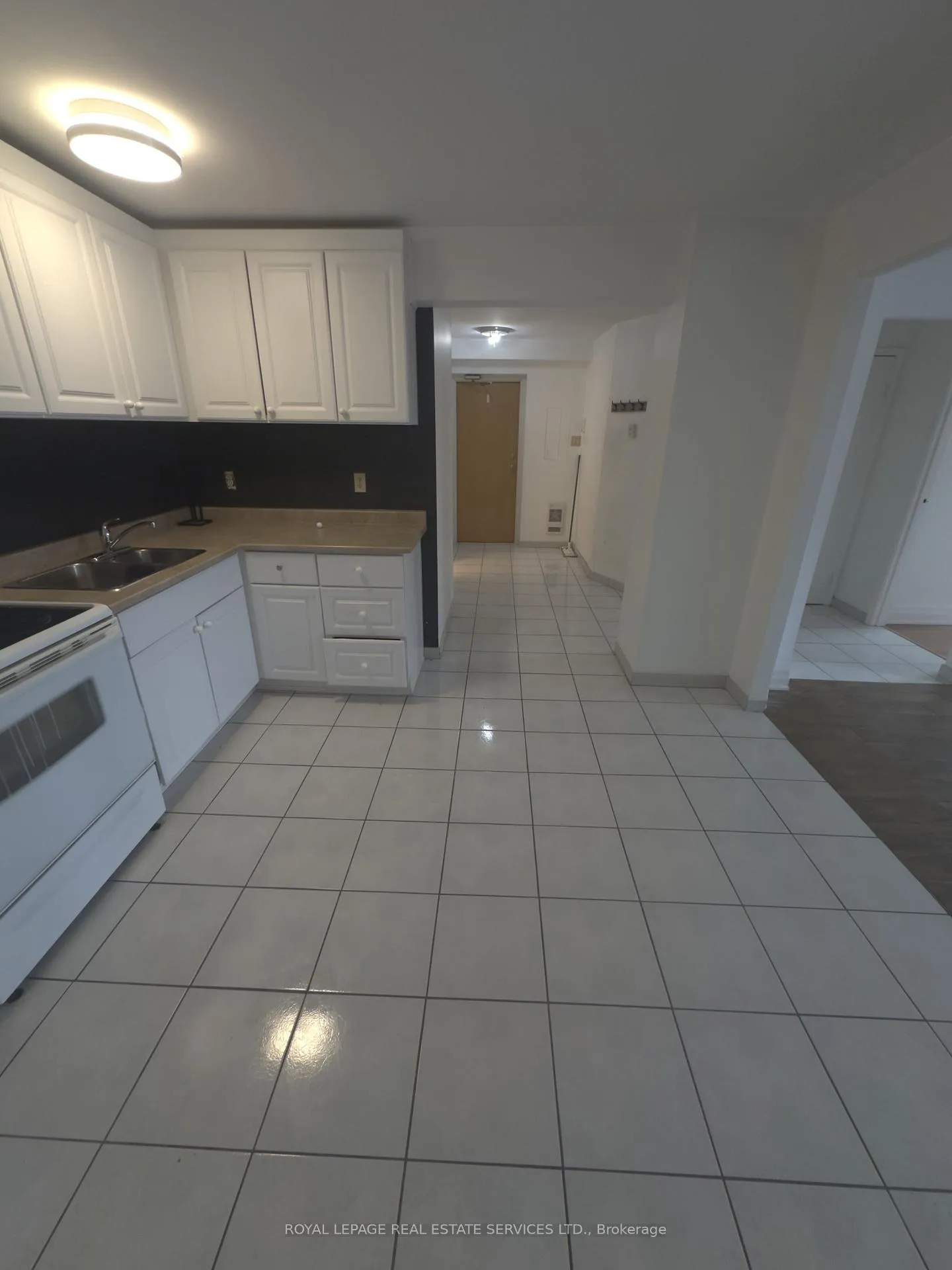 Photo 8 of Unit 202, 10055 Keele Street, Vaughan, Maple — HOMEH