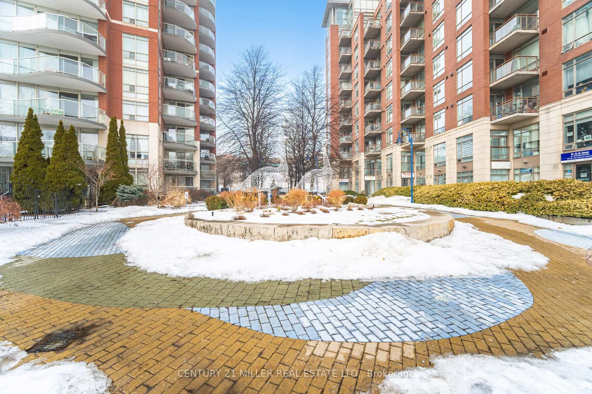 Front of Unit 318, 550 Queens Quay W