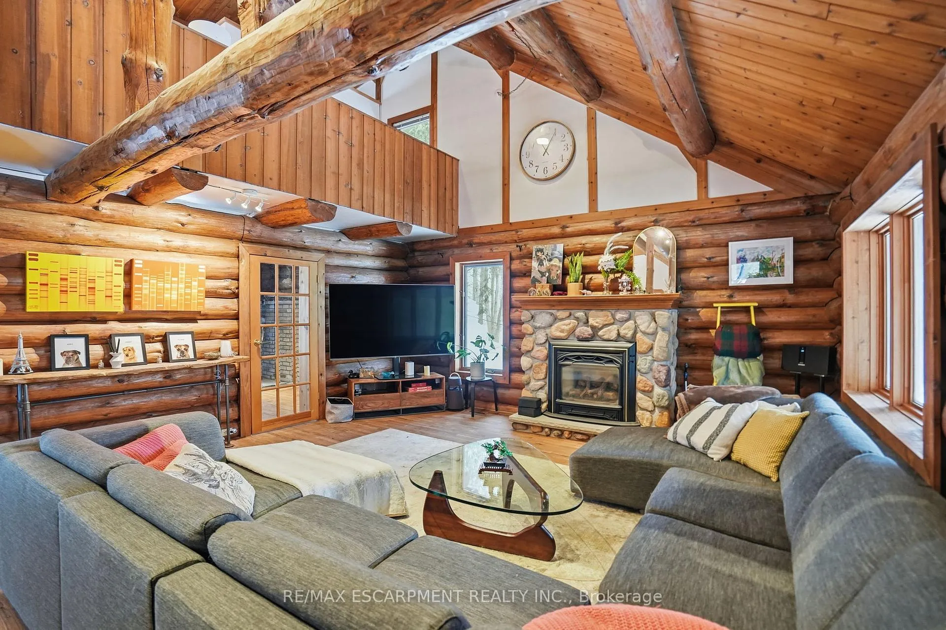 Photo 8 of 1112 Safari Road, Hamilton, Rural Flamborough — HOMEH