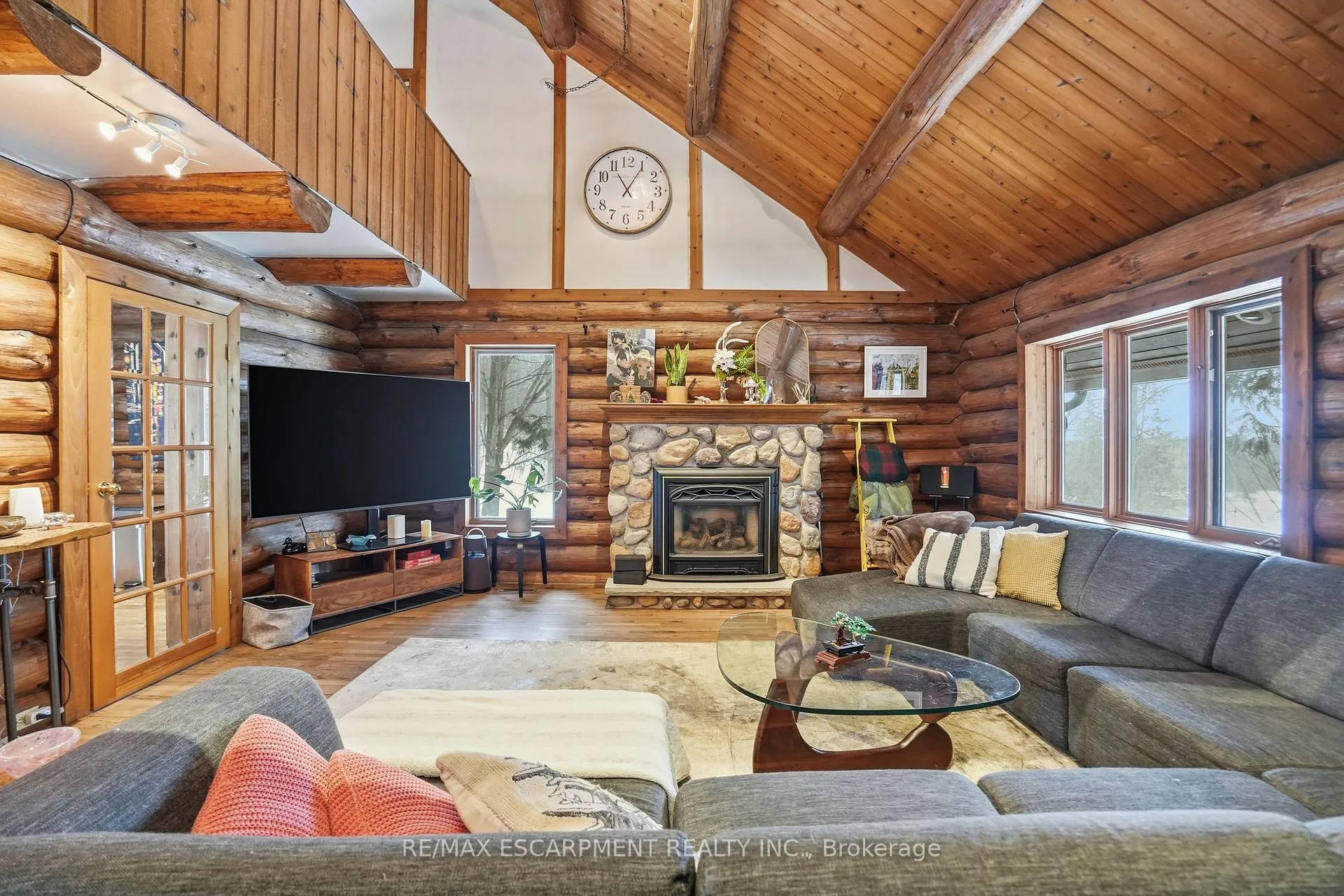 Photo 9 of 1112 Safari Road, Hamilton, Rural Flamborough — HOMEH