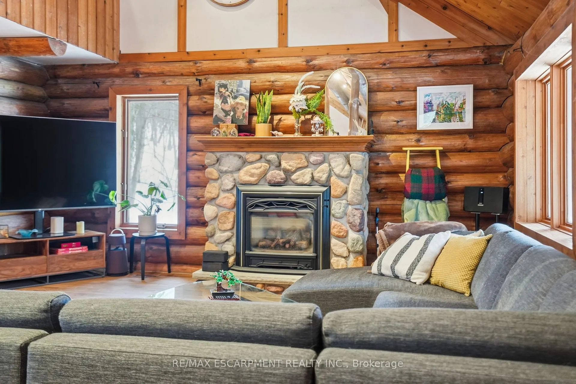 Photo 10 of 1112 Safari Road, Hamilton, Rural Flamborough — HOMEH