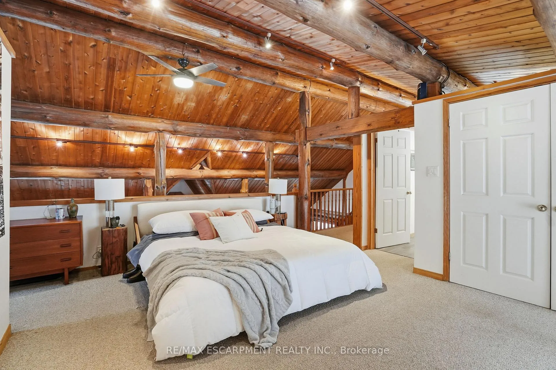 Photo 23 of 1112 Safari Road, Hamilton, Rural Flamborough — HOMEH