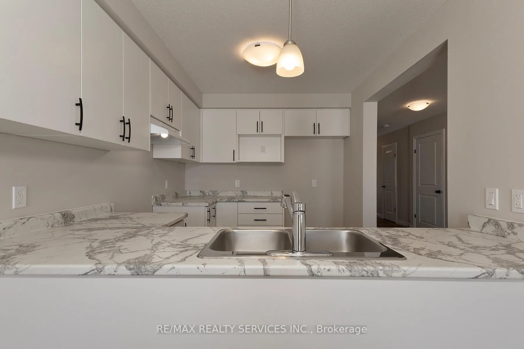 Photo 8 of 25 Becker Street, Stratford — HOMEH