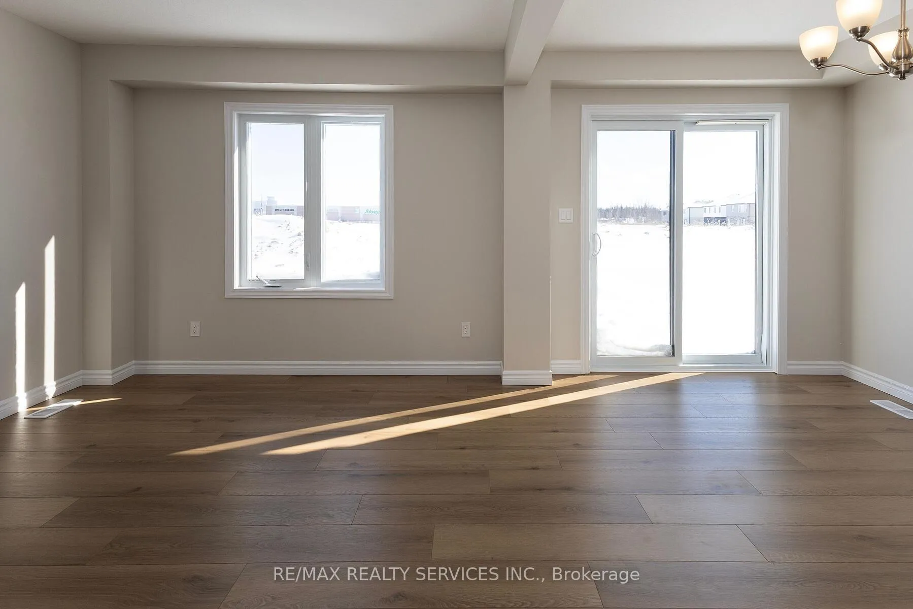 Photo 9 of 25 Becker Street, Stratford — HOMEH