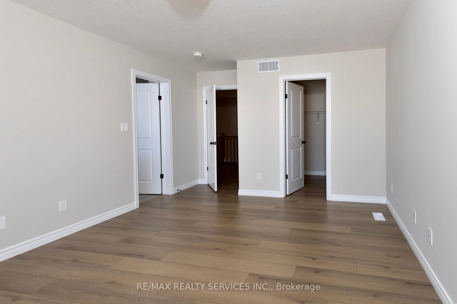 Photo 16 of 25 Becker Street, Stratford — HOMEH