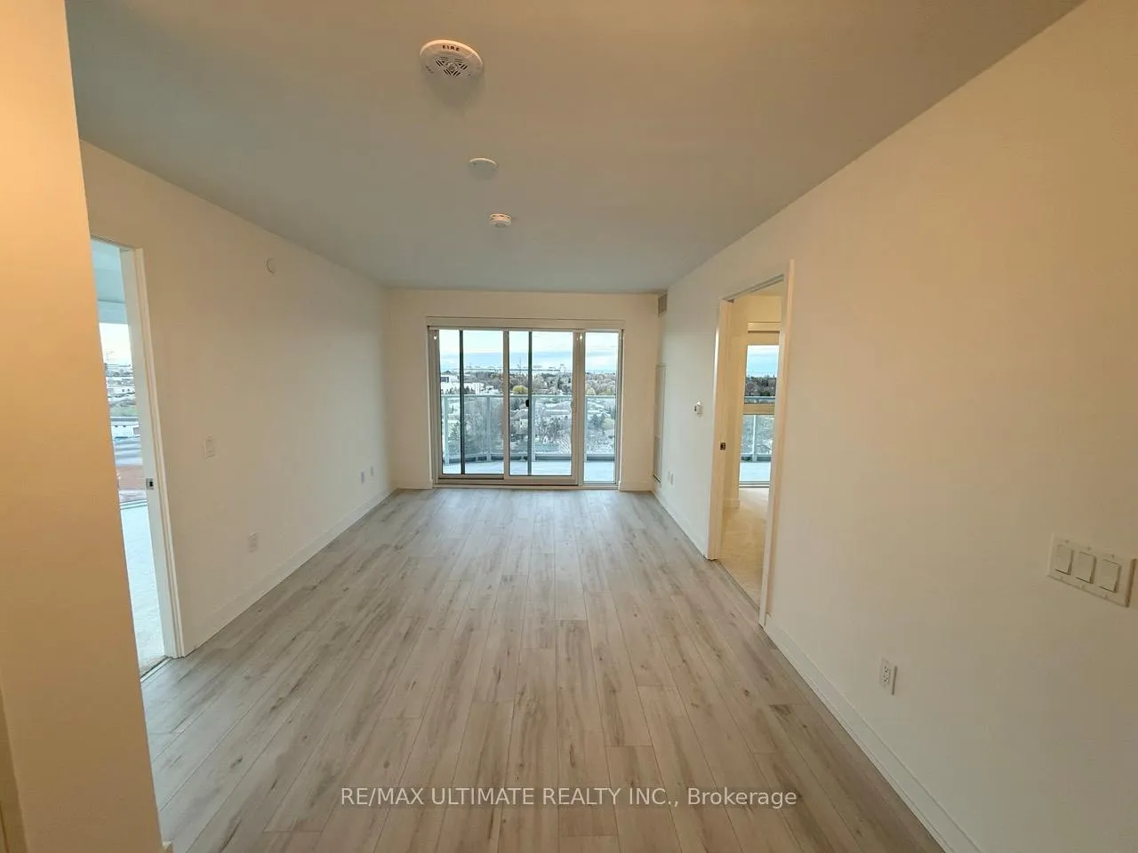 Photo 3 of Unit 1005, 1010 Sandy Beach Road, Pickering, Bay Ridges — HOMEH