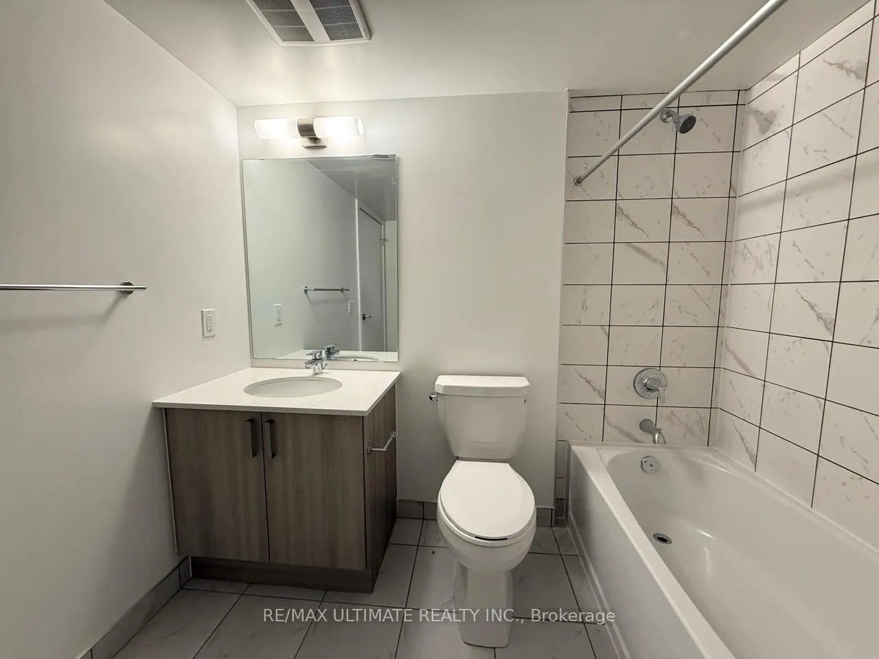 Photo 10 of Unit 1005, 1010 Sandy Beach Road, Pickering, Bay Ridges — HOMEH