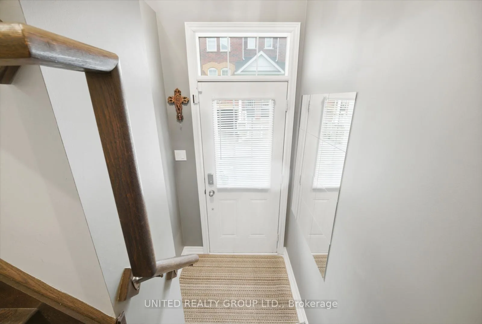 Photo 5 of Unit 10, 10 Porter Avenue W, Vaughan, West Woodbridge — HOMEH