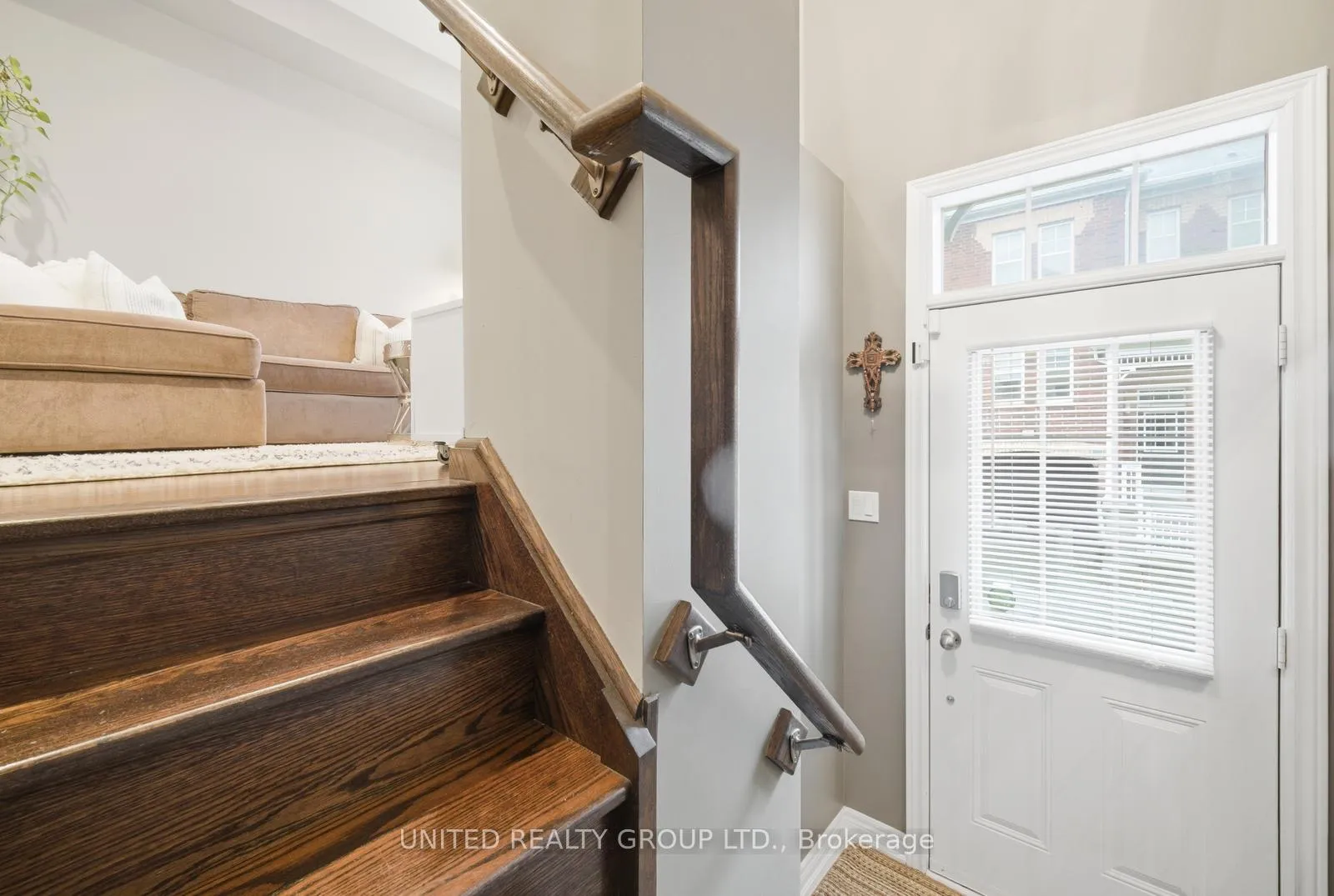 Photo 6 of Unit 10, 10 Porter Avenue W, Vaughan, West Woodbridge — HOMEH