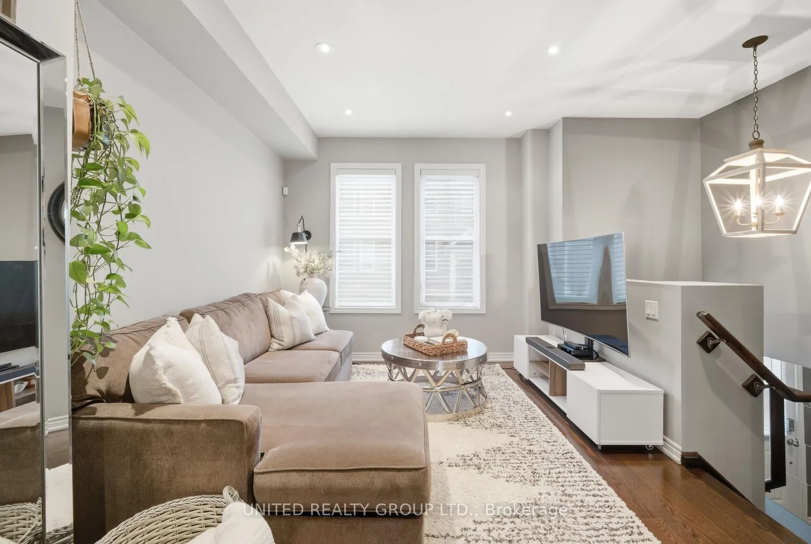 Photo 7 of Unit 10, 10 Porter Avenue W, Vaughan, West Woodbridge — HOMEH