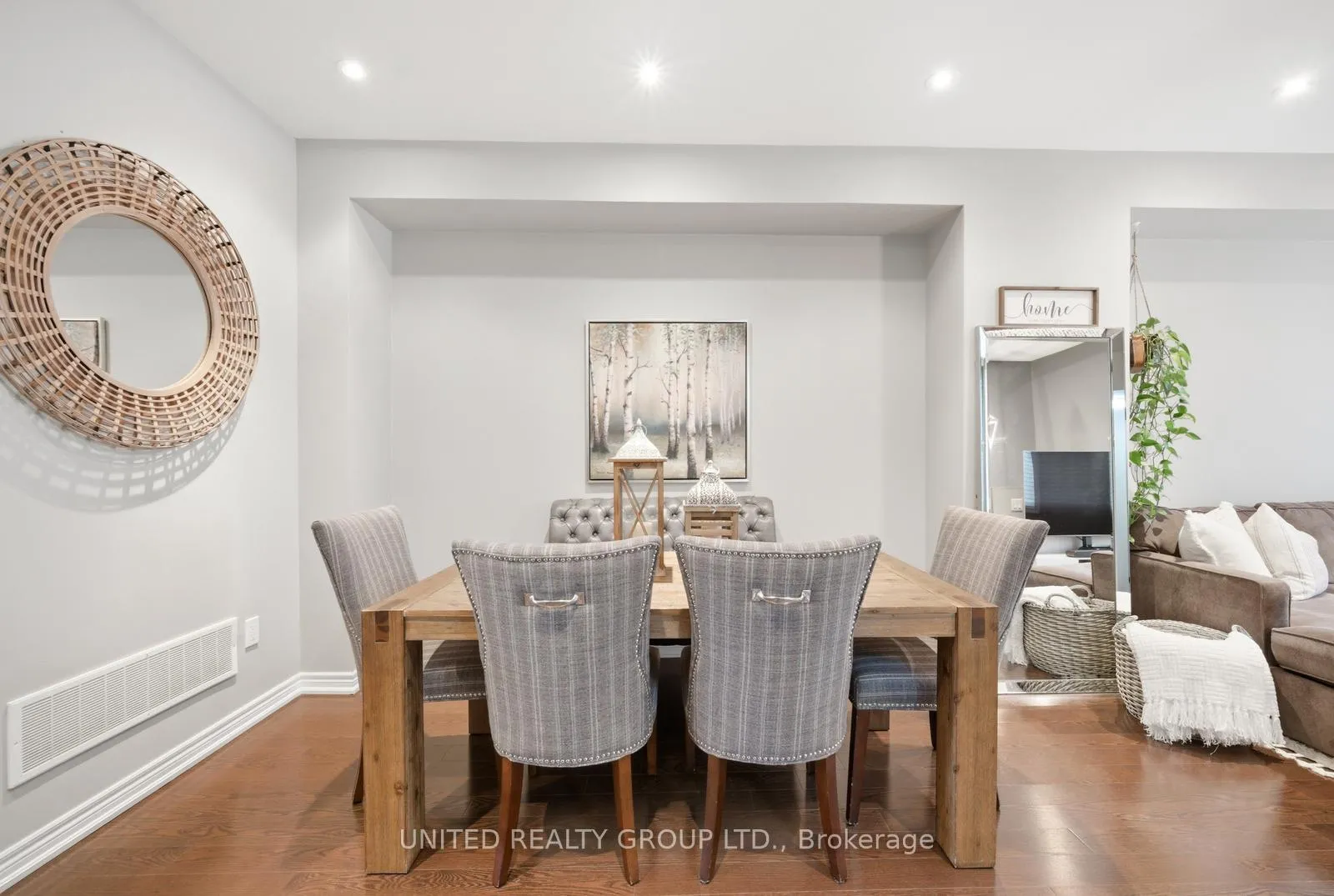 Photo 10 of Unit 10, 10 Porter Avenue W, Vaughan, West Woodbridge — HOMEH
