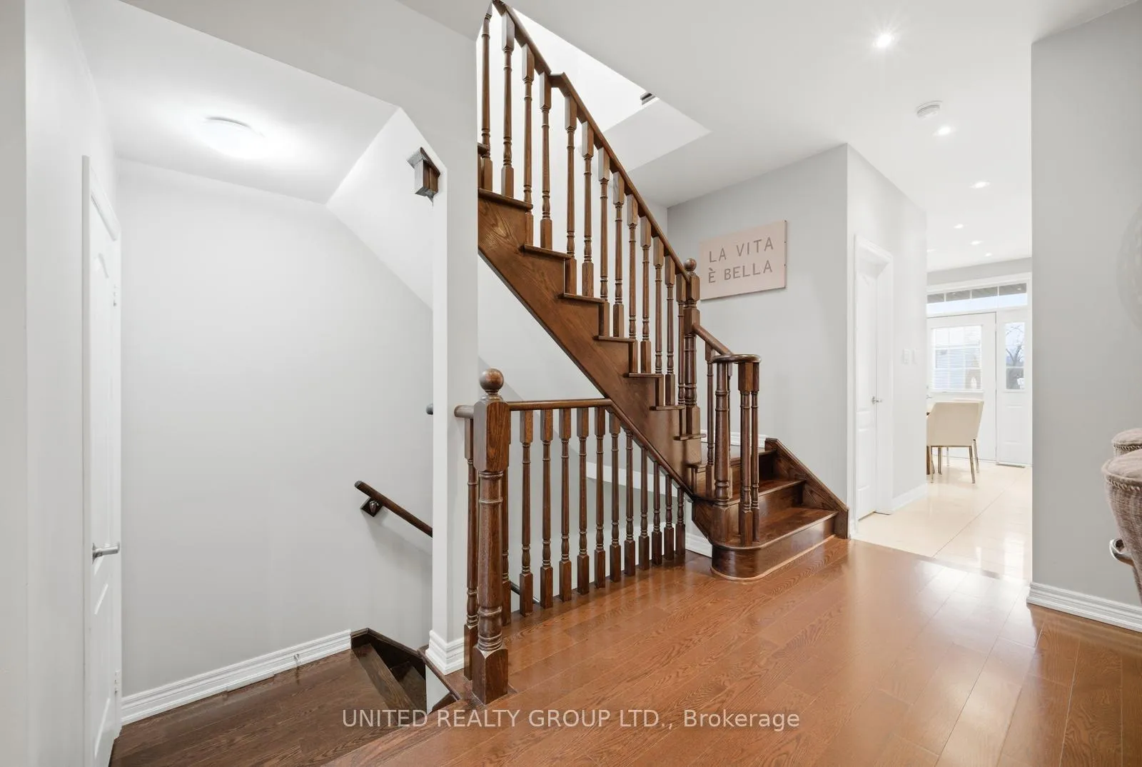 Photo 12 of Unit 10, 10 Porter Avenue W, Vaughan, West Woodbridge — HOMEH