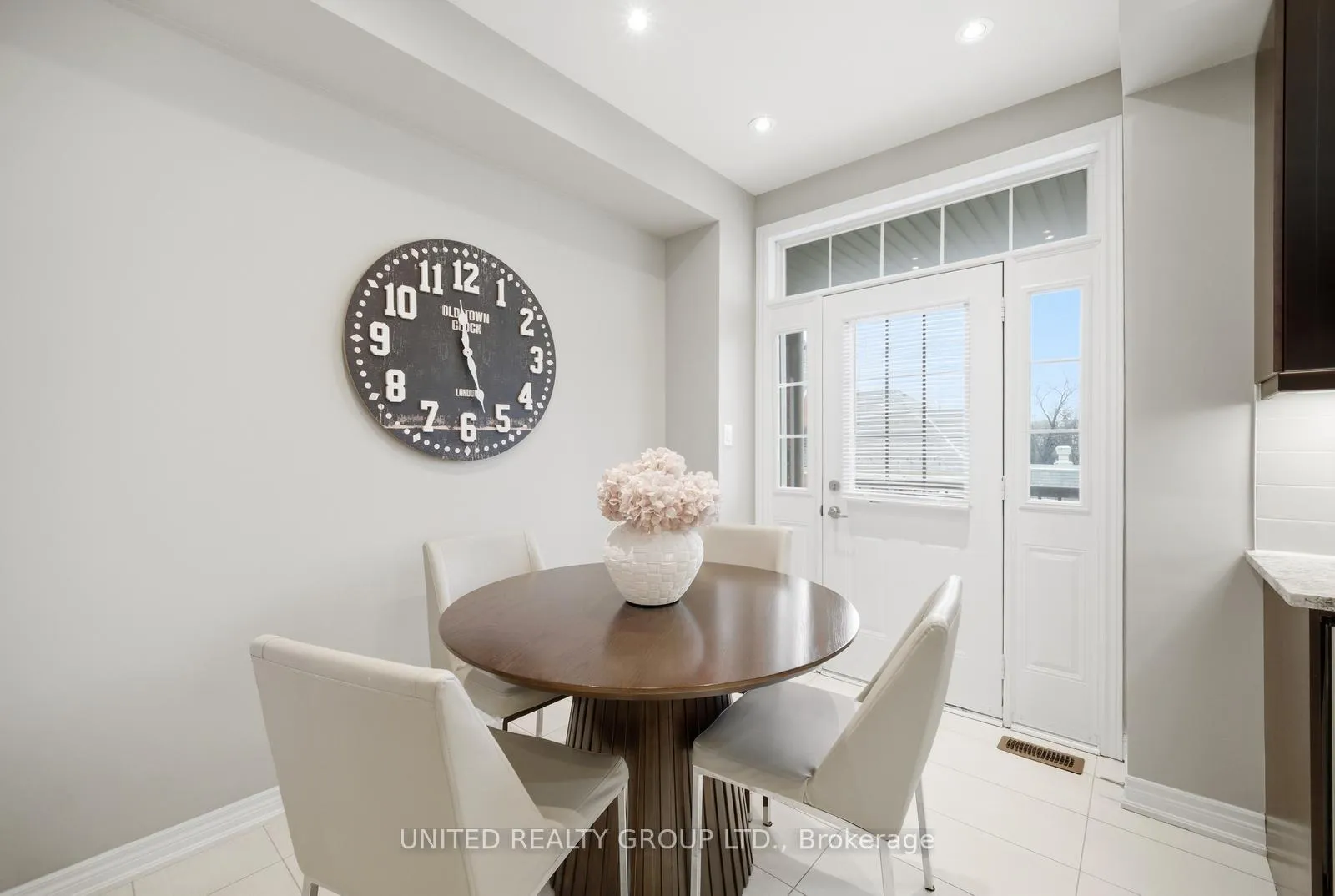 Photo 14 of Unit 10, 10 Porter Avenue W, Vaughan, West Woodbridge — HOMEH