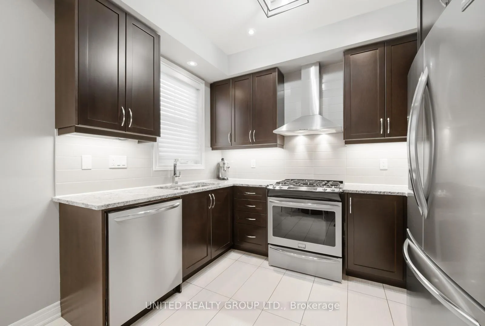 Photo 17 of Unit 10, 10 Porter Avenue W, Vaughan, West Woodbridge — HOMEH