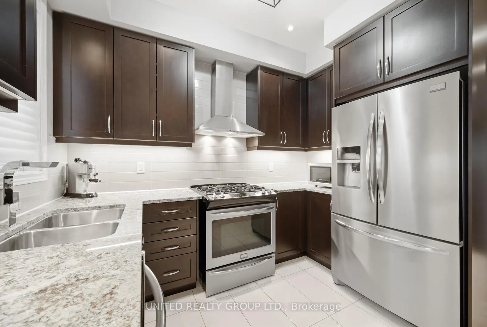 Photo 19 of Unit 10, 10 Porter Avenue W, Vaughan, West Woodbridge — HOMEH