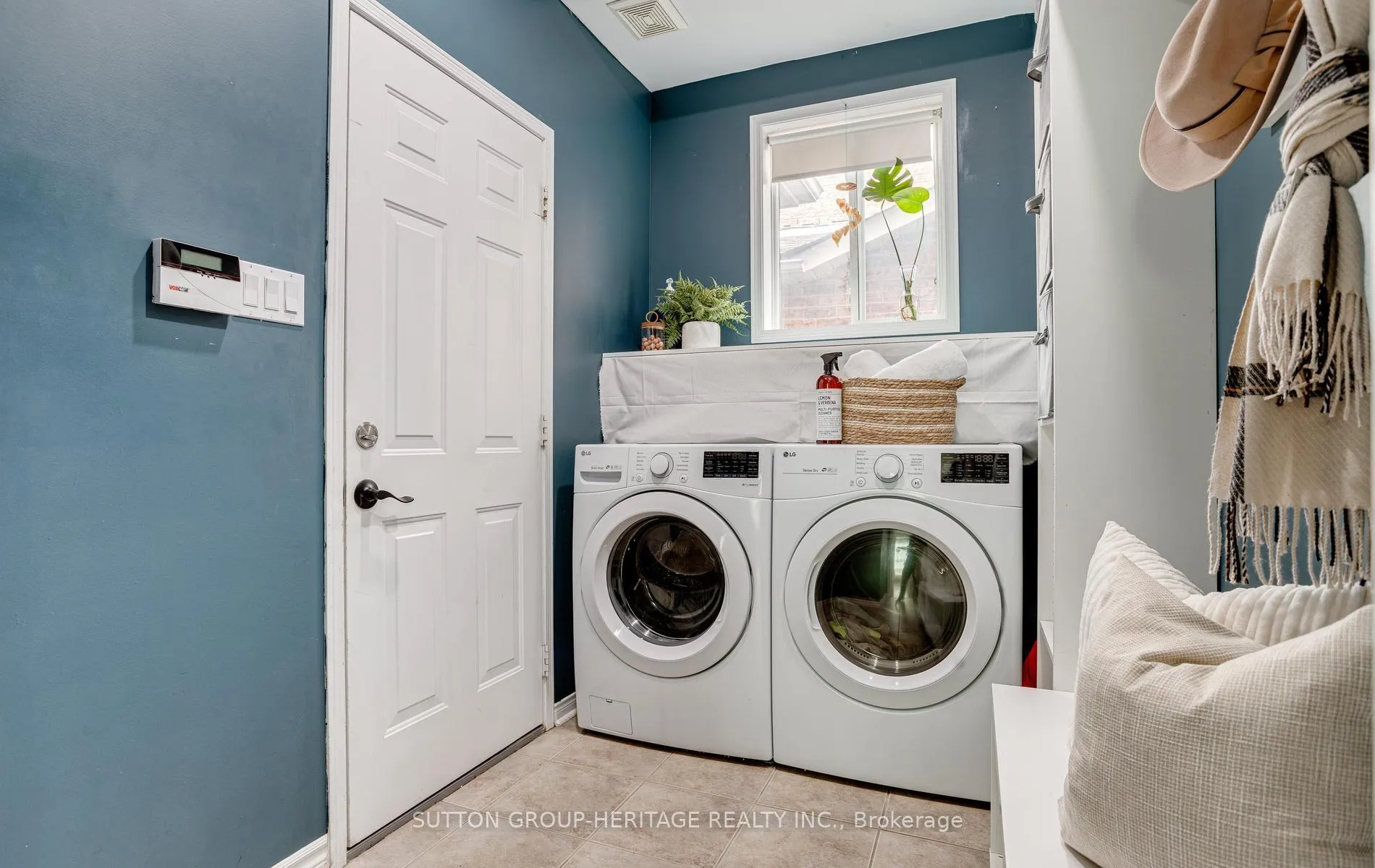 Photo 17 of 67 Laking Drive, Clarington, Newcastle — HOMEH