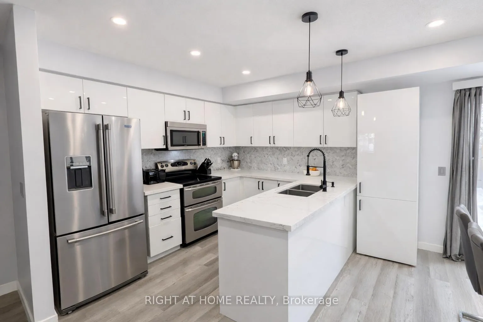 Photo 5 of 5 Michelle Drive, Orillia — HOMEH