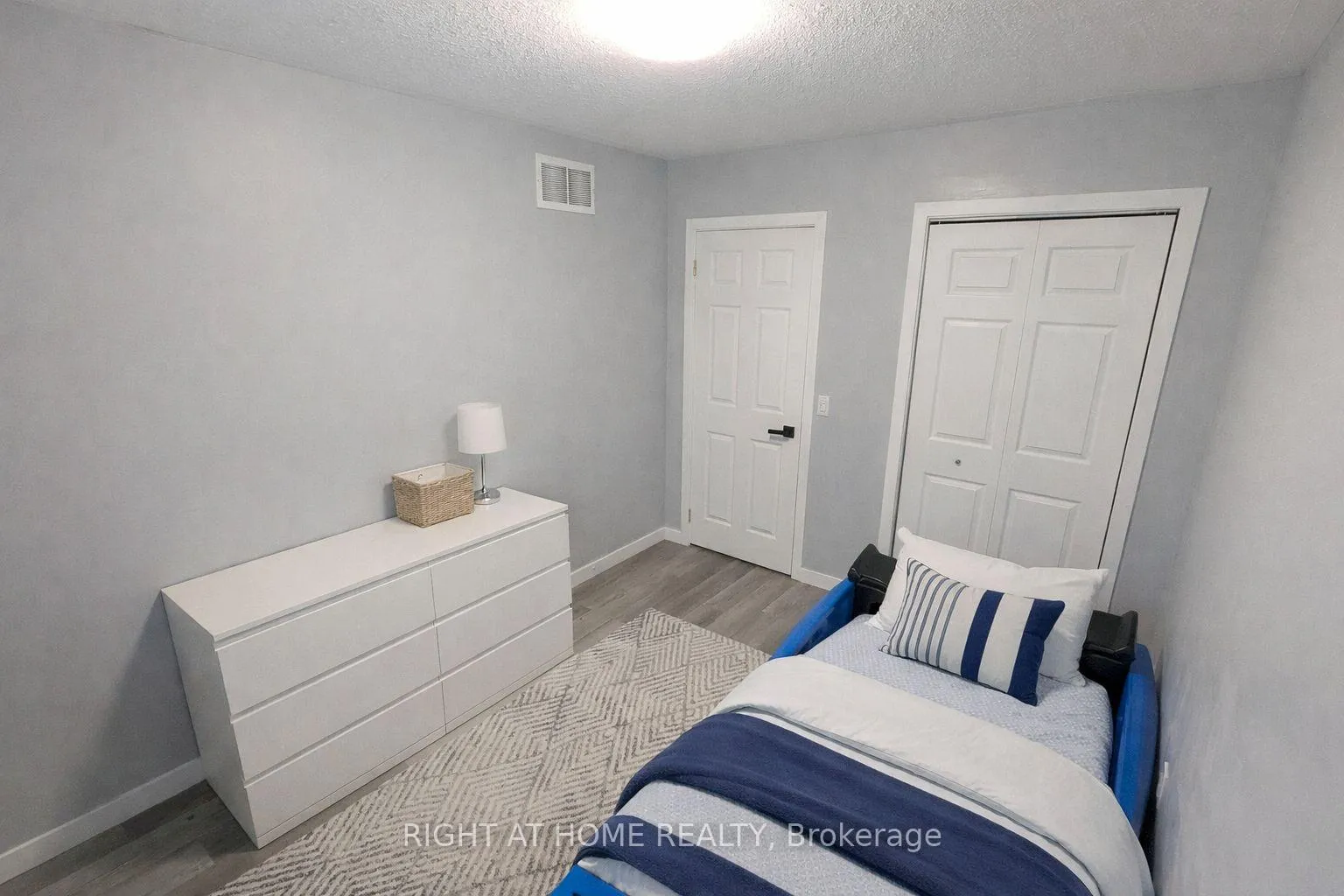Photo 19 of 5 Michelle Drive, Orillia — HOMEH