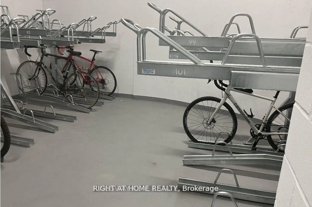 Photo 9 of Unit 1303, 212 King William Street E, Hamilton, Beasley — HOMEH