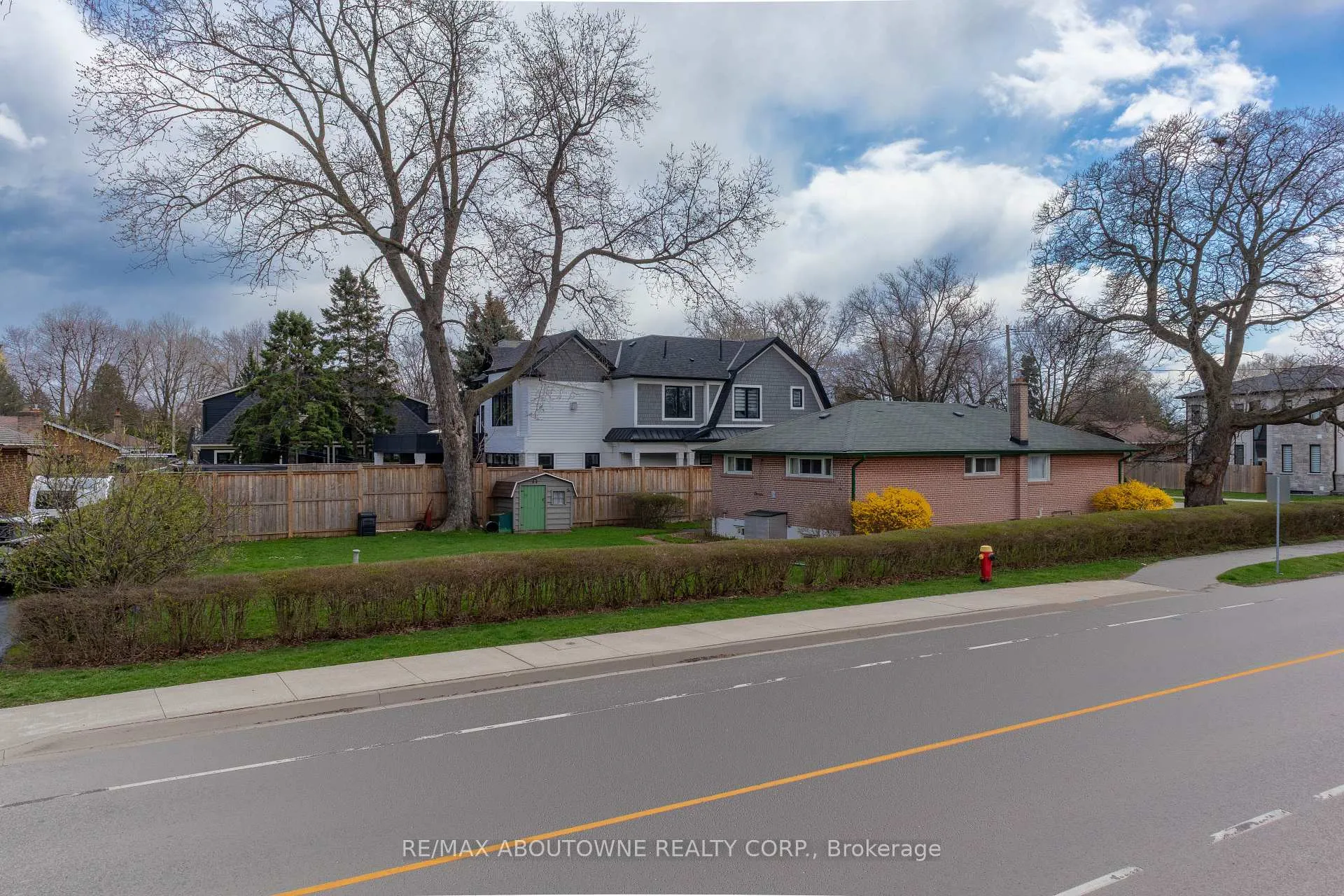 Photo 8 of 493 Lees Lane, Oakville, West — HOMEH