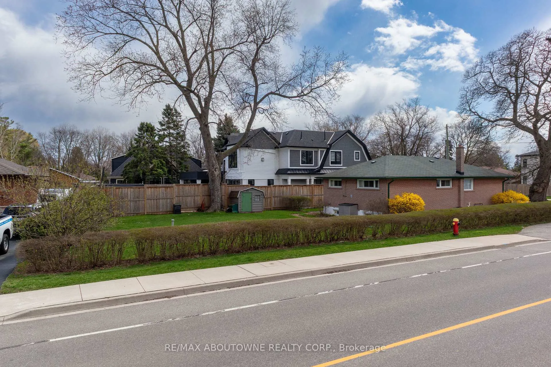 Photo 10 of 493 Lees Lane, Oakville, West — HOMEH