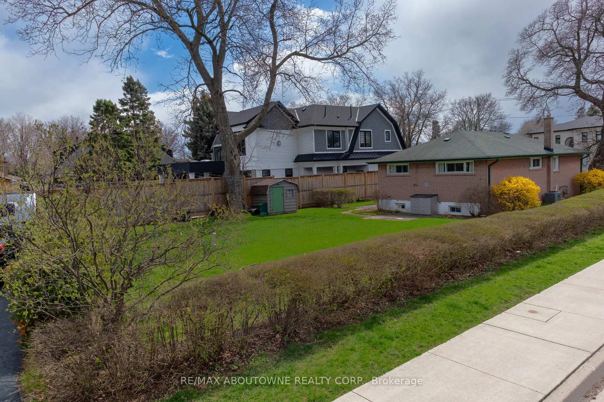 Photo 11 of 493 Lees Lane, Oakville, West — HOMEH