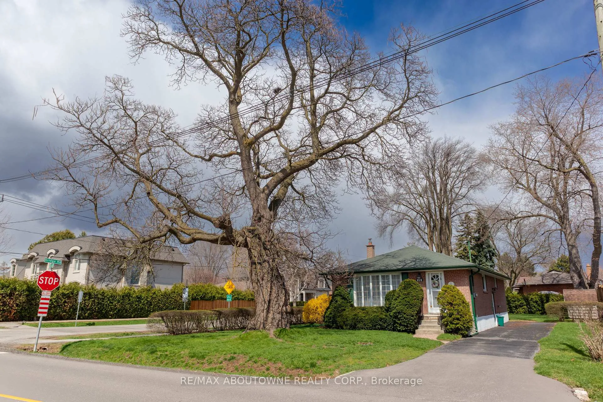 Photo 14 of 493 Lees Lane, Oakville, West — HOMEH