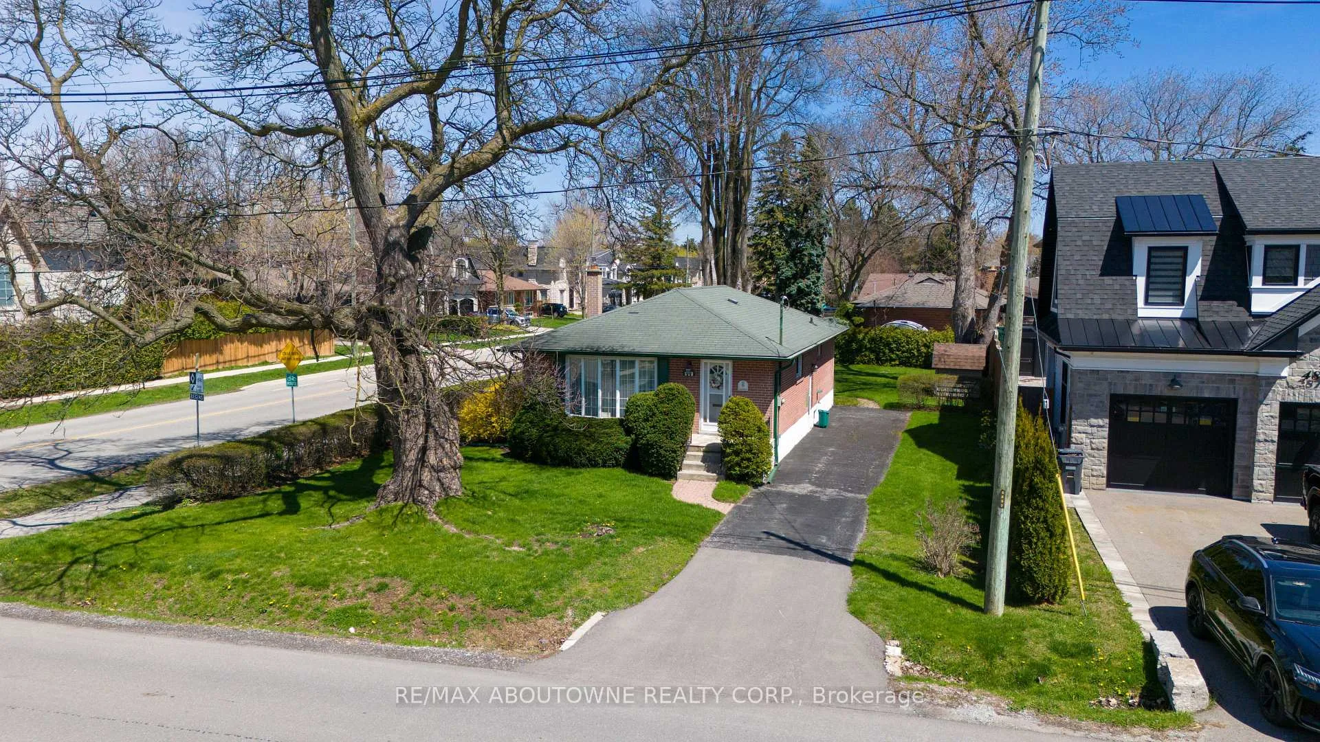 Photo 17 of 493 Lees Lane, Oakville, West — HOMEH