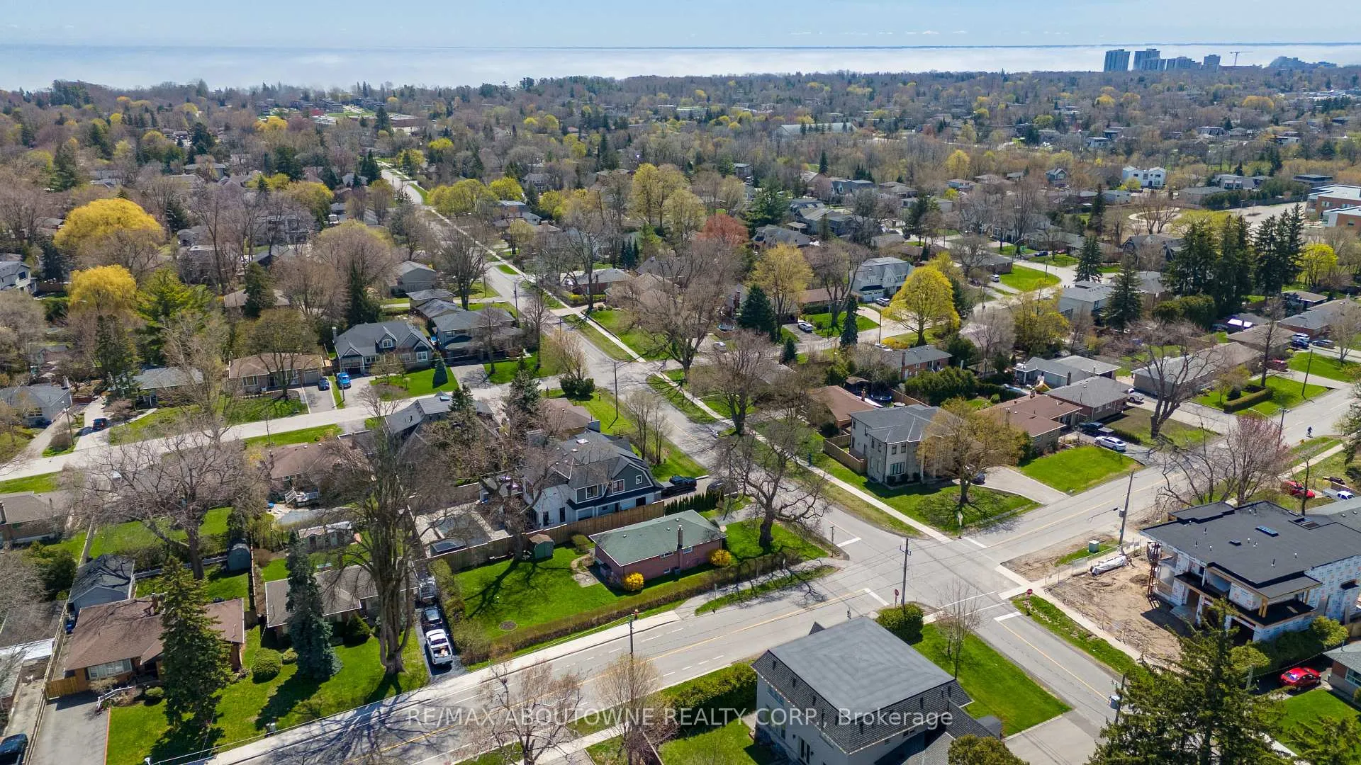 Photo 18 of 493 Lees Lane, Oakville, West — HOMEH