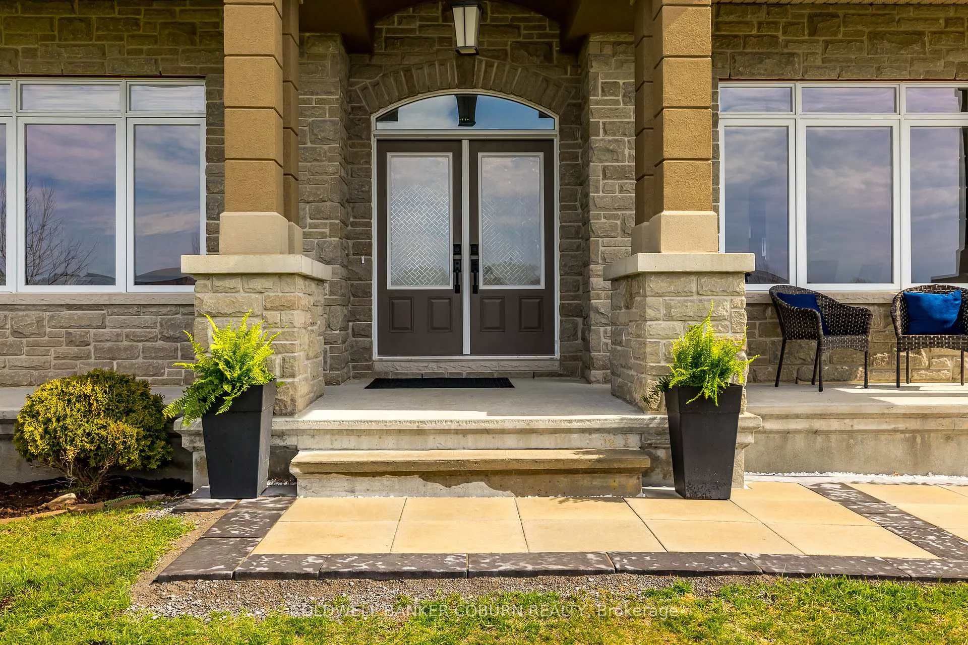 Photo 3 of 270 West Lake Circle, Ottawa, Huntley Ward (South East) — HOMEH