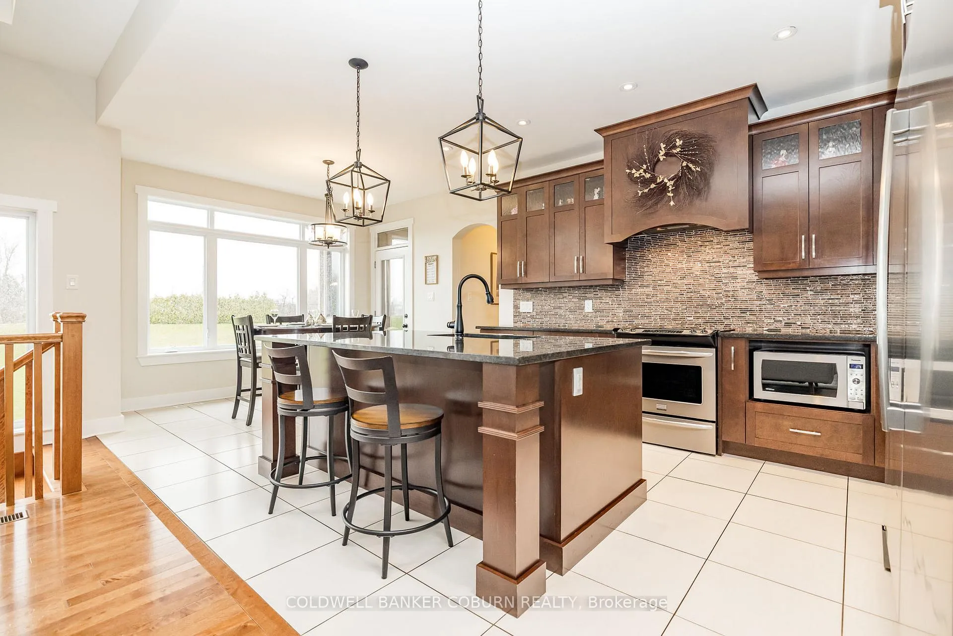 Photo 13 of 270 West Lake Circle, Ottawa, Huntley Ward (South East) — HOMEH