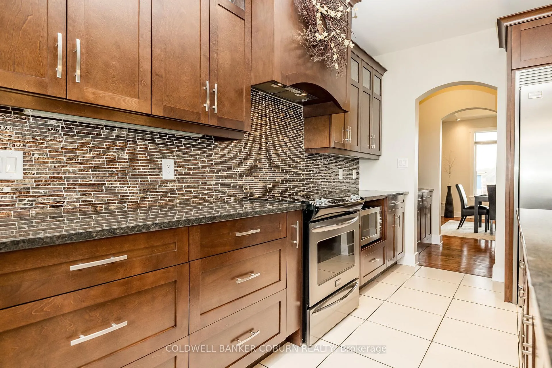 Photo 15 of 270 West Lake Circle, Ottawa, Huntley Ward (South East) — HOMEH