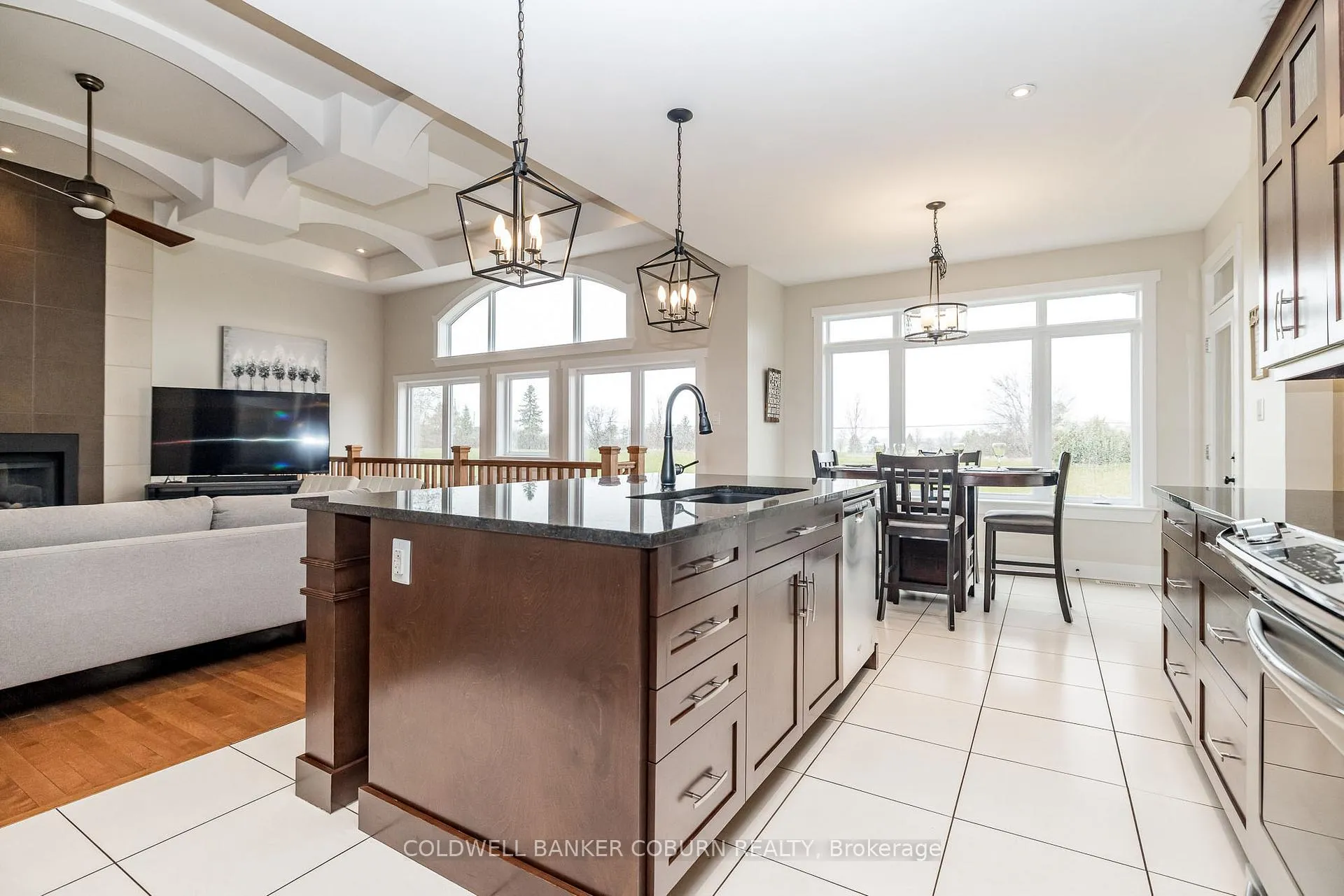 Photo 18 of 270 West Lake Circle, Ottawa, Huntley Ward (South East) — HOMEH