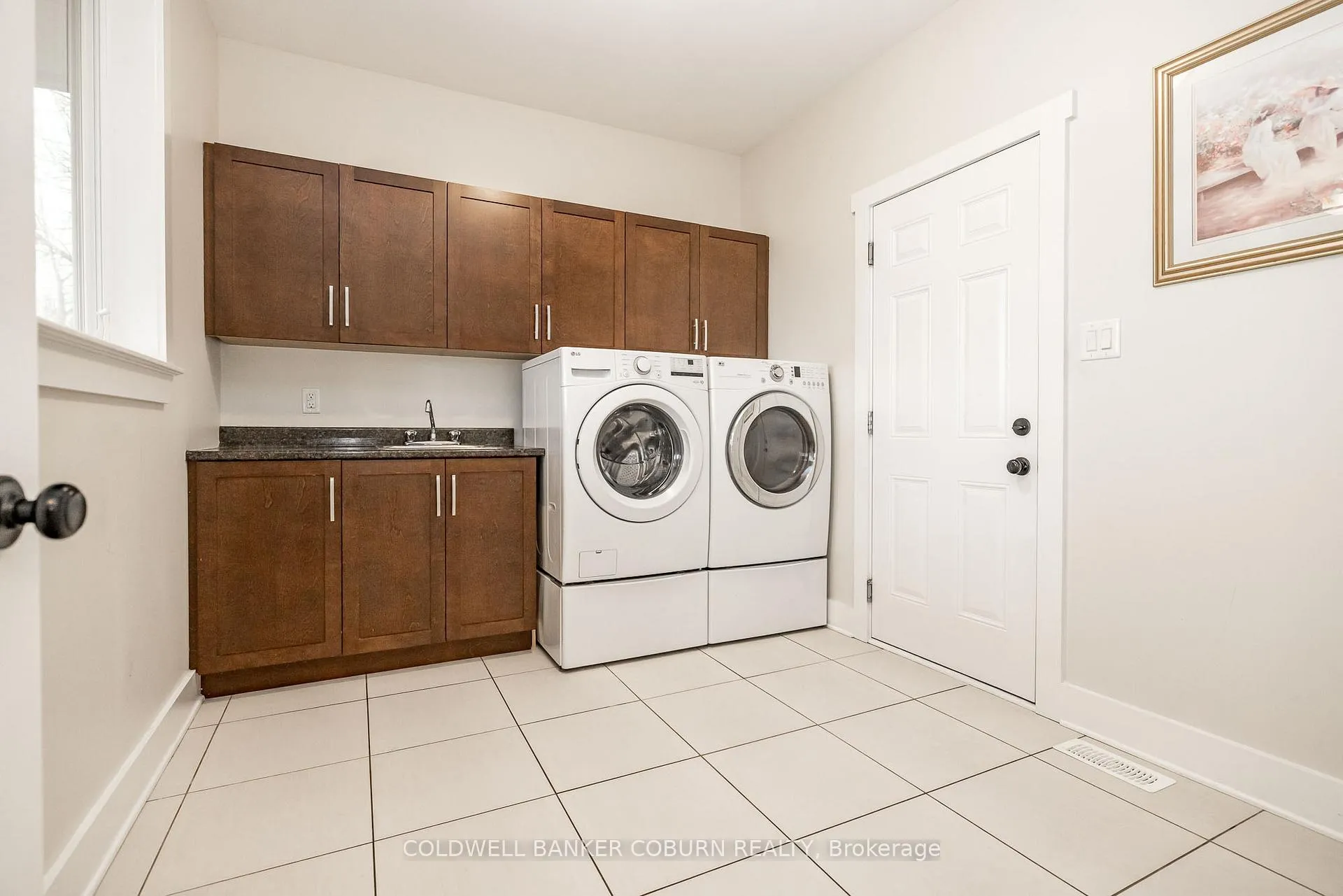 Photo 21 of 270 West Lake Circle, Ottawa, Huntley Ward (South East) — HOMEH