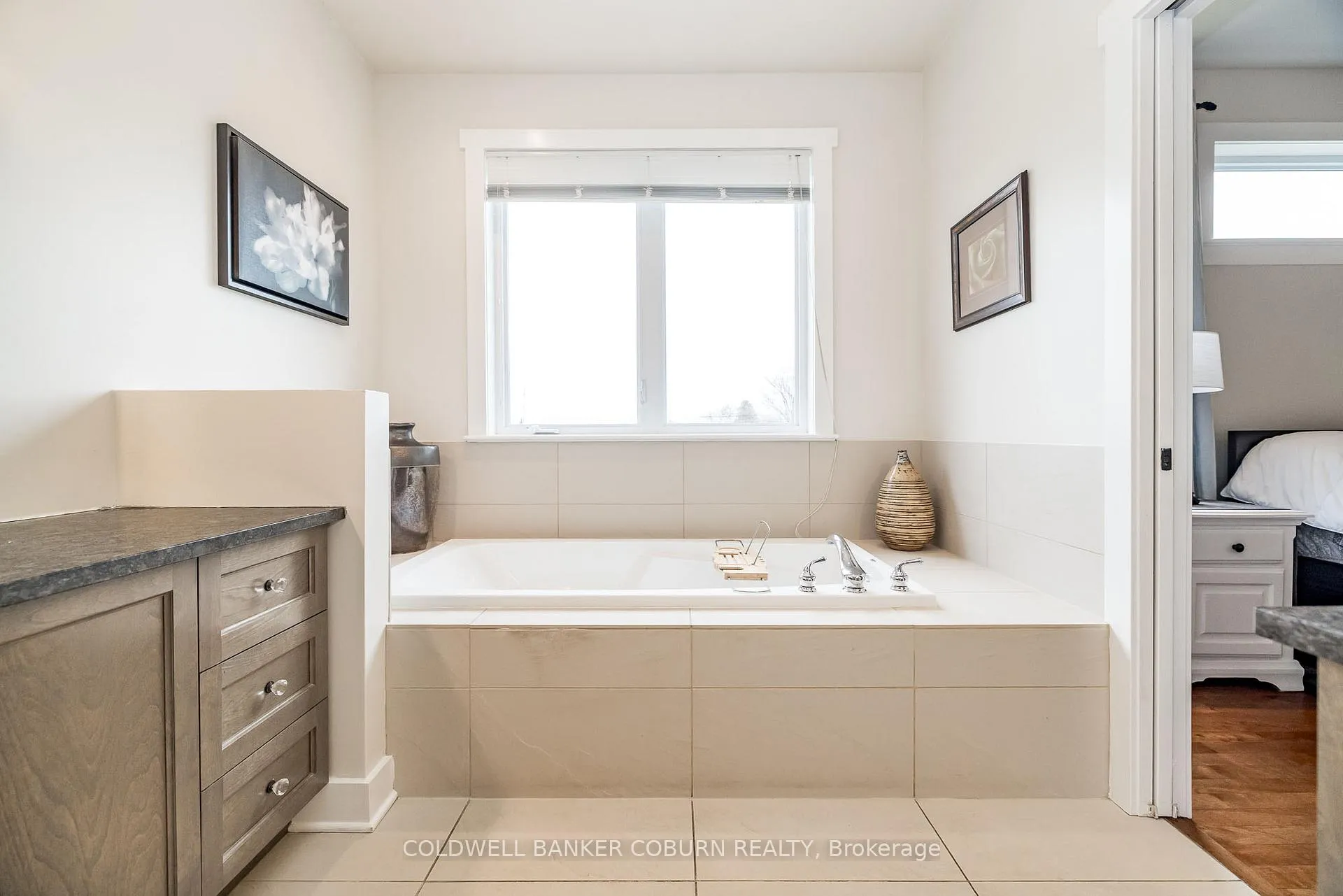 Photo 27 of 270 West Lake Circle, Ottawa, Huntley Ward (South East) — HOMEH