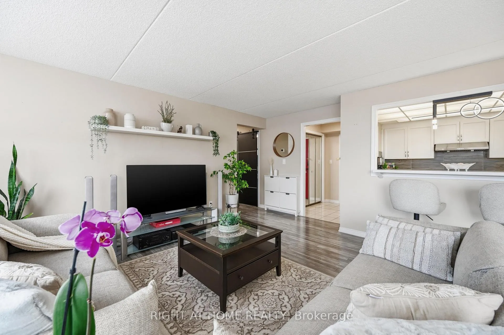 Photo 4 of Unit 704, 99 Donn Avenue, Hamilton, Stoney Creek — HOMEH
