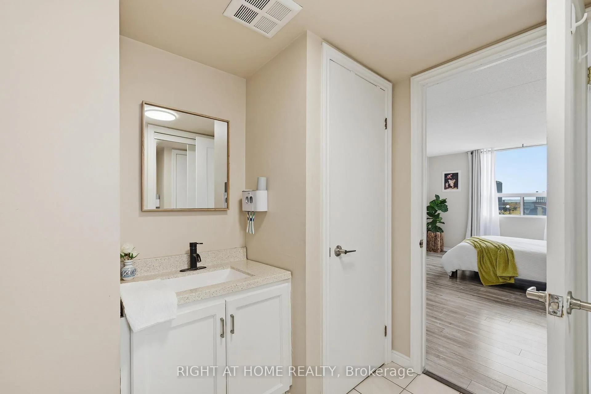 Photo 13 of Unit 704, 99 Donn Avenue, Hamilton, Stoney Creek — HOMEH