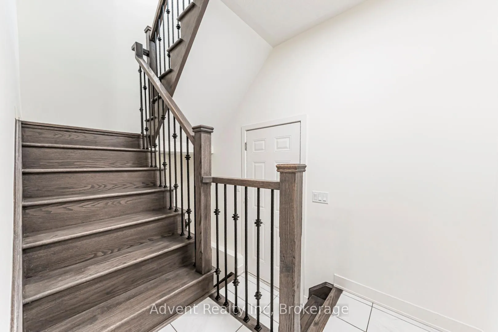 Photo 6 of 30 Brunet Drive, Vaughan, Vellore Village — HOMEH
